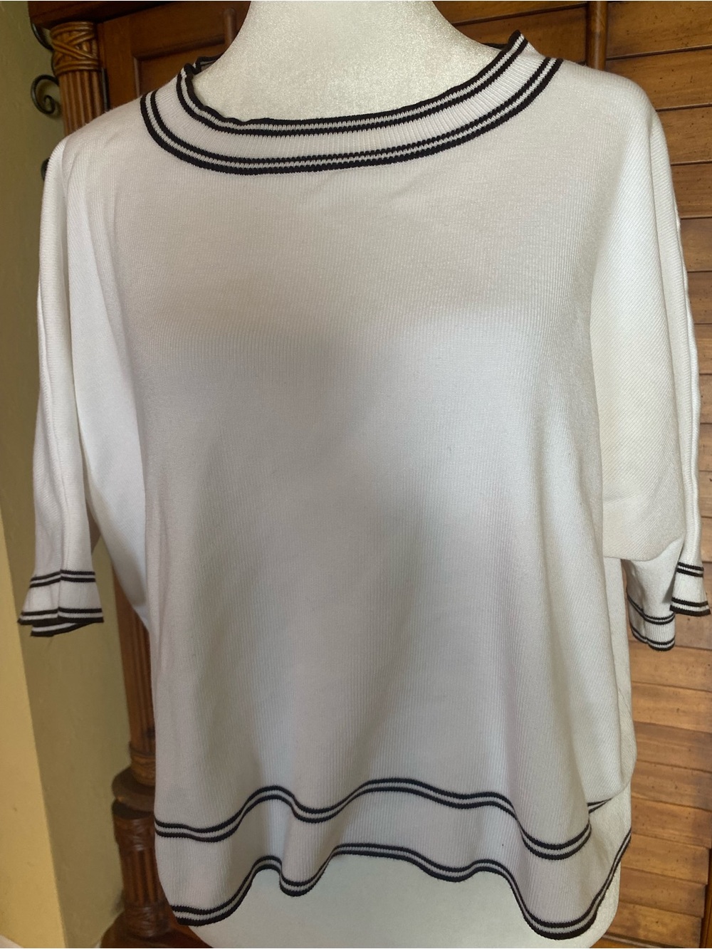 Adrianna Papell White Short-Sleeve Knit Top with Black Trim